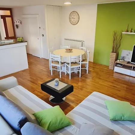 Appartamento Lory Rovigno