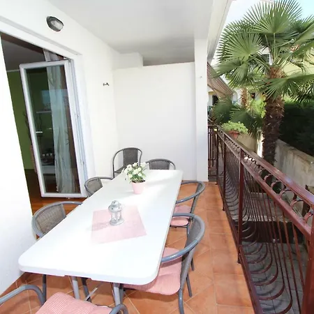 Lory Apartment